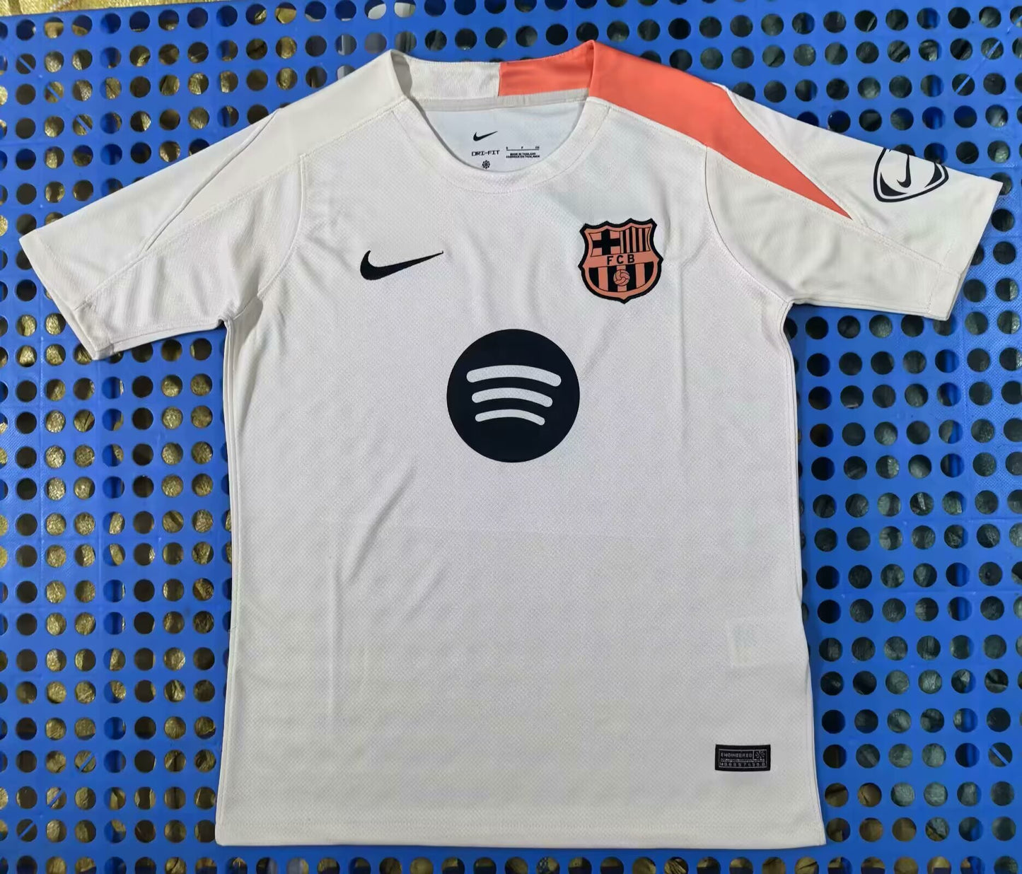 Uniforme d'entraînement blanc Basami version fans 25/26