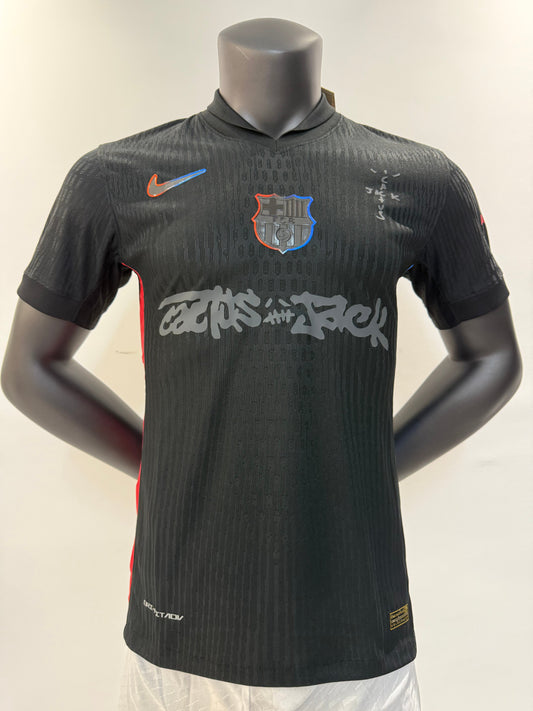 Version Joueur 25/26 Édition Jointe Barcelone et Travis