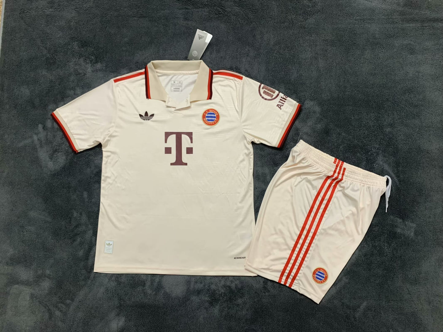 Maillots adultes 24/25 Bayern le troisième Extérieur