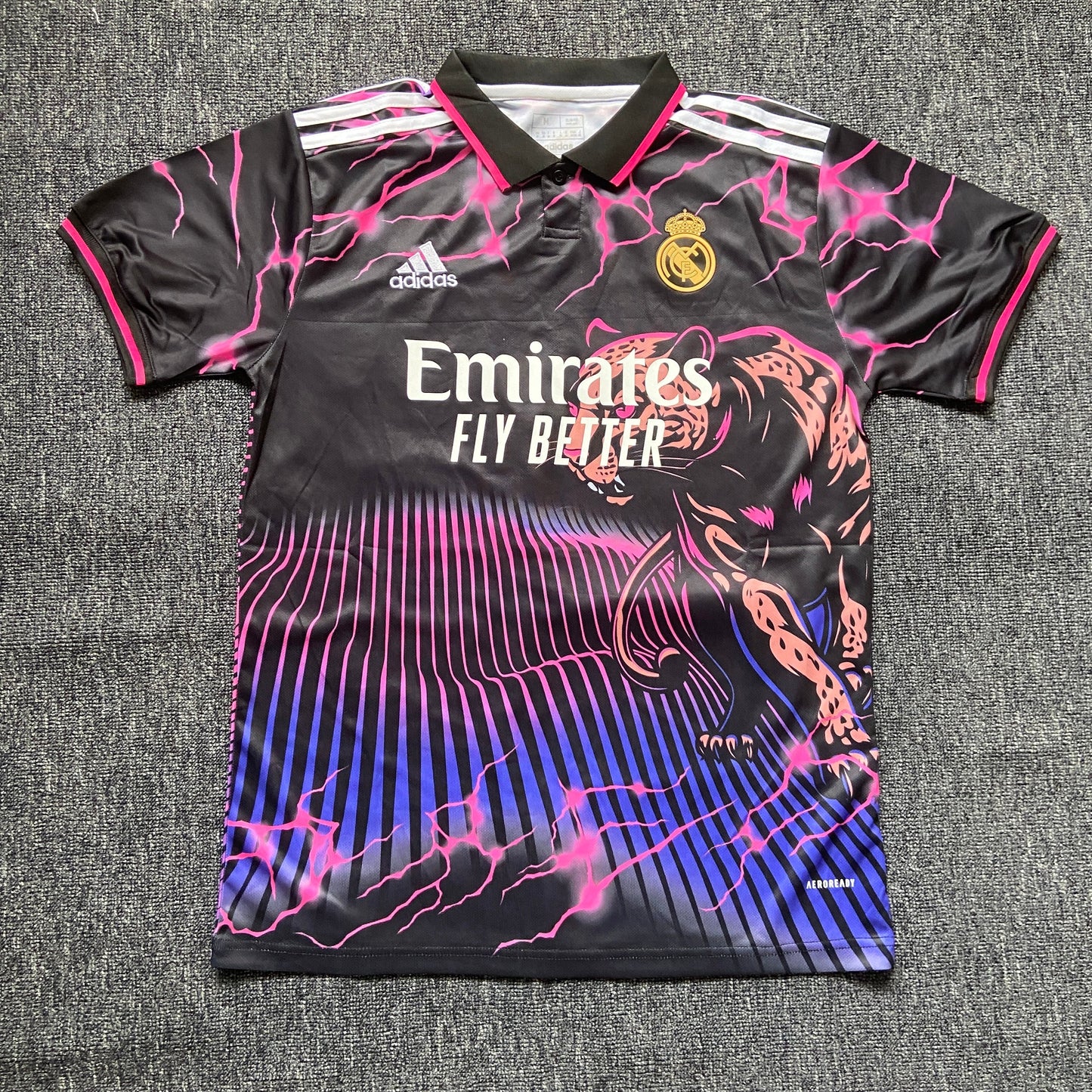 Version Fans 24/25 spécial Real Madrid