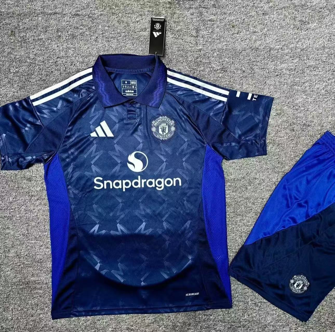 Maillots adultes 24/25 Manchester United extérieur