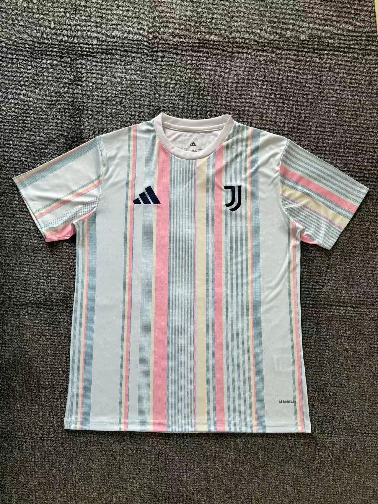 Uniforme d'entraînement de la Juventus version fans 25/26