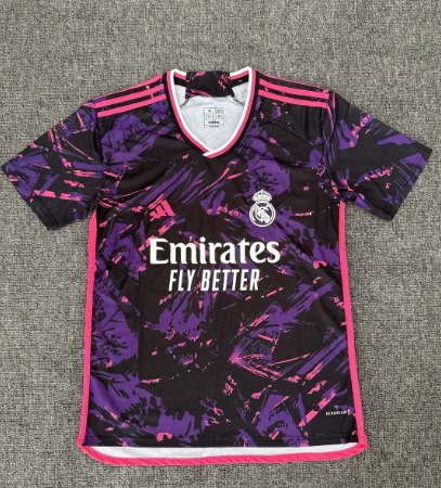 Version Fans 24/25 spécial Real Madrid