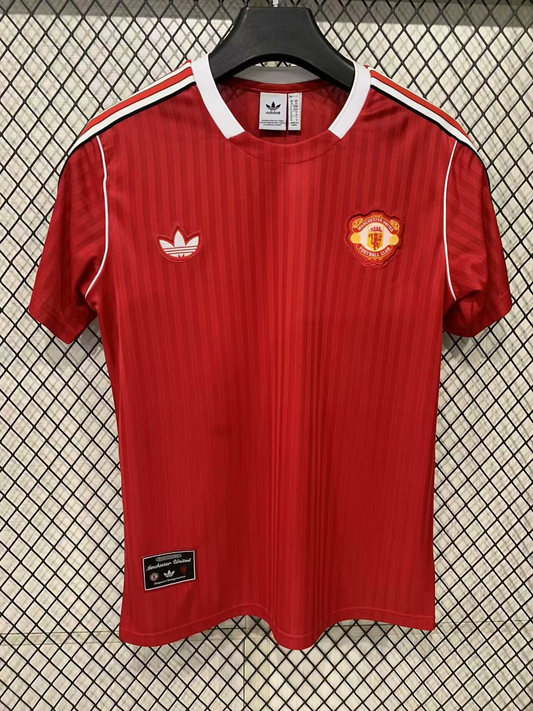 Maillot de football rétro Manchester United version fans 25/26