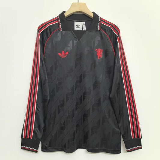 Retro Manchester United black