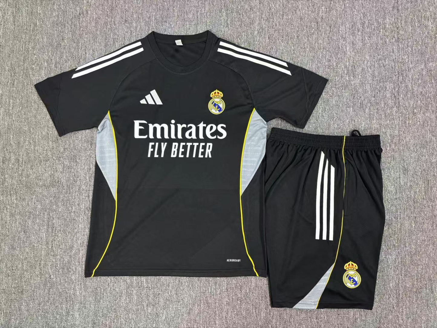 25/26Adult short sleeved Real Madrid black Training kits