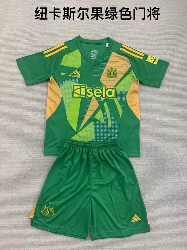kits enfants 24/25 gardien de but de Newcastle United