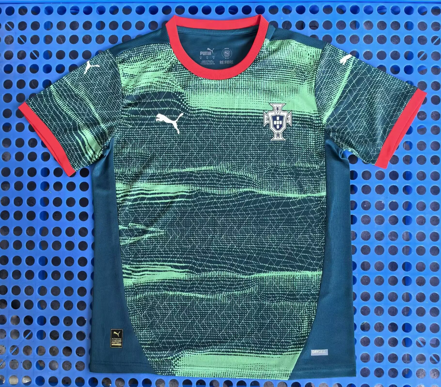 Tenue d'entraînement pré-compétition Portugal Wood Green pour supporters, version 25/26