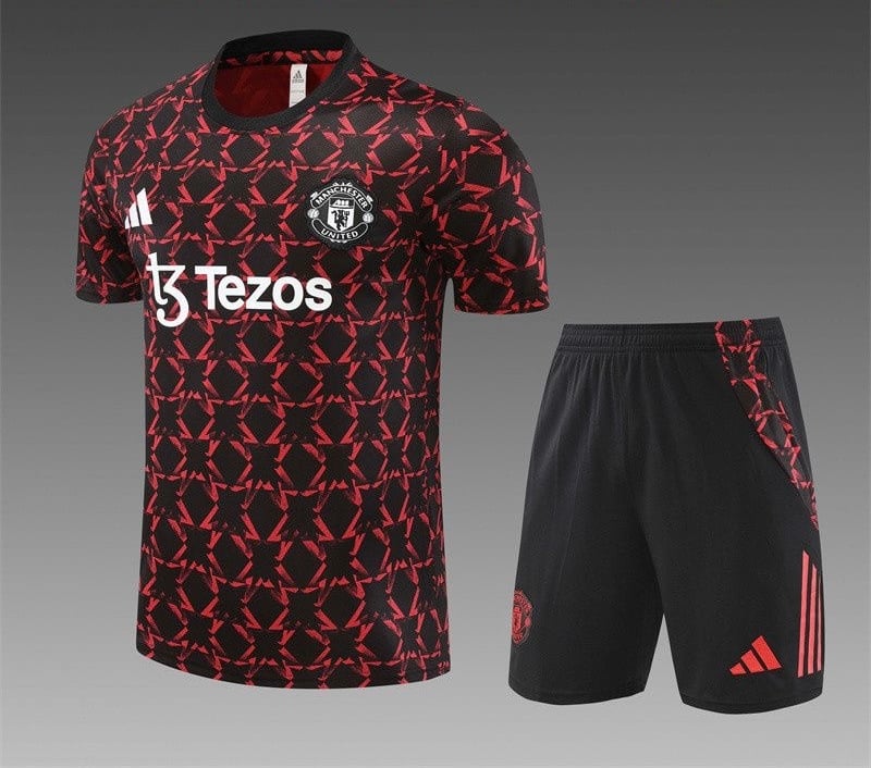 Maillots d'entraînement camouflage rouge et noir Manchester United 24/25