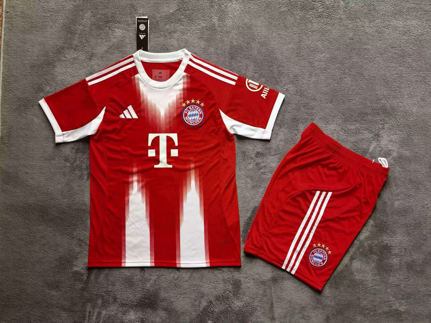 Maillots adultes Bayern domicile 25/26