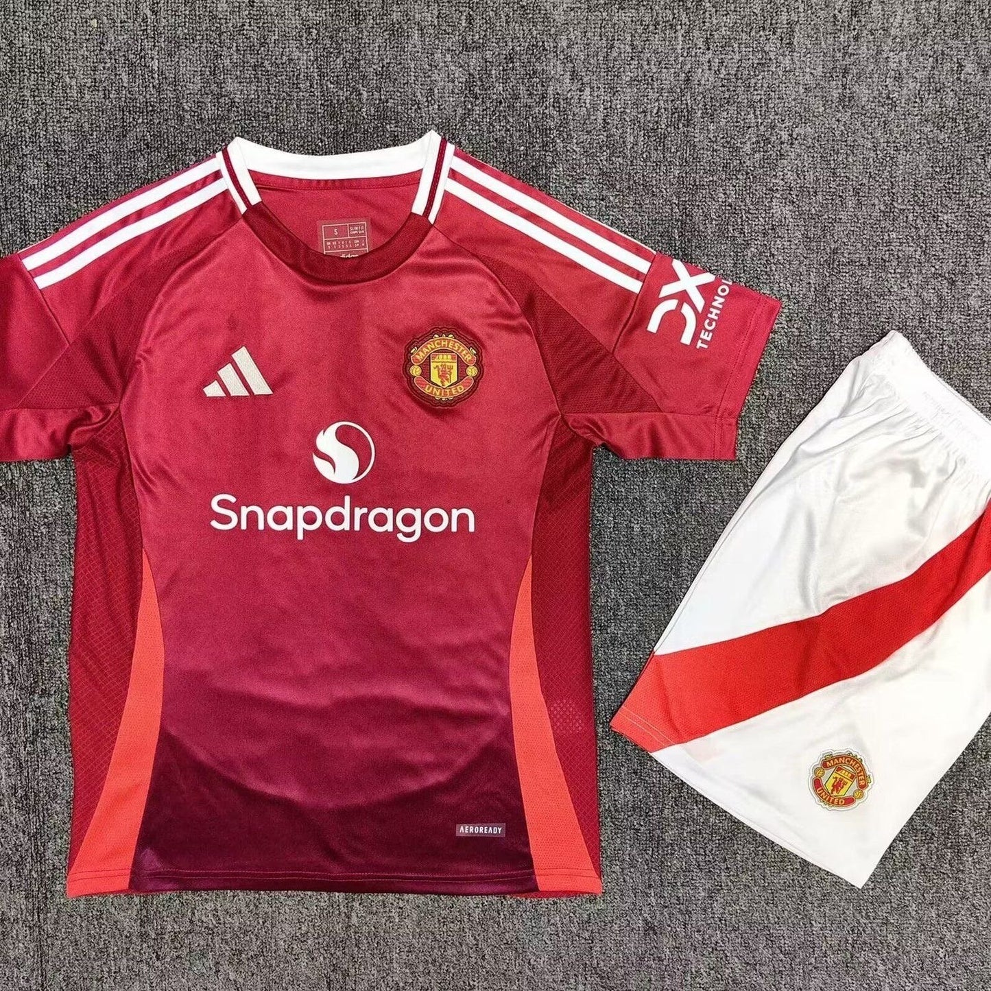 Maillots adultes 24/25 Manchester United Domicile