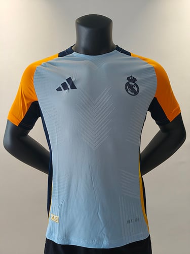 Maillot d'entraînement bleu du Real Madrid, version joueurs 24/25