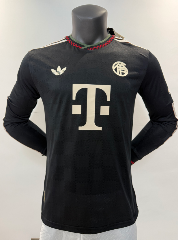 Maillot à manches longues pour le deuxième match extérieur du Bayern, version joueur 25/26