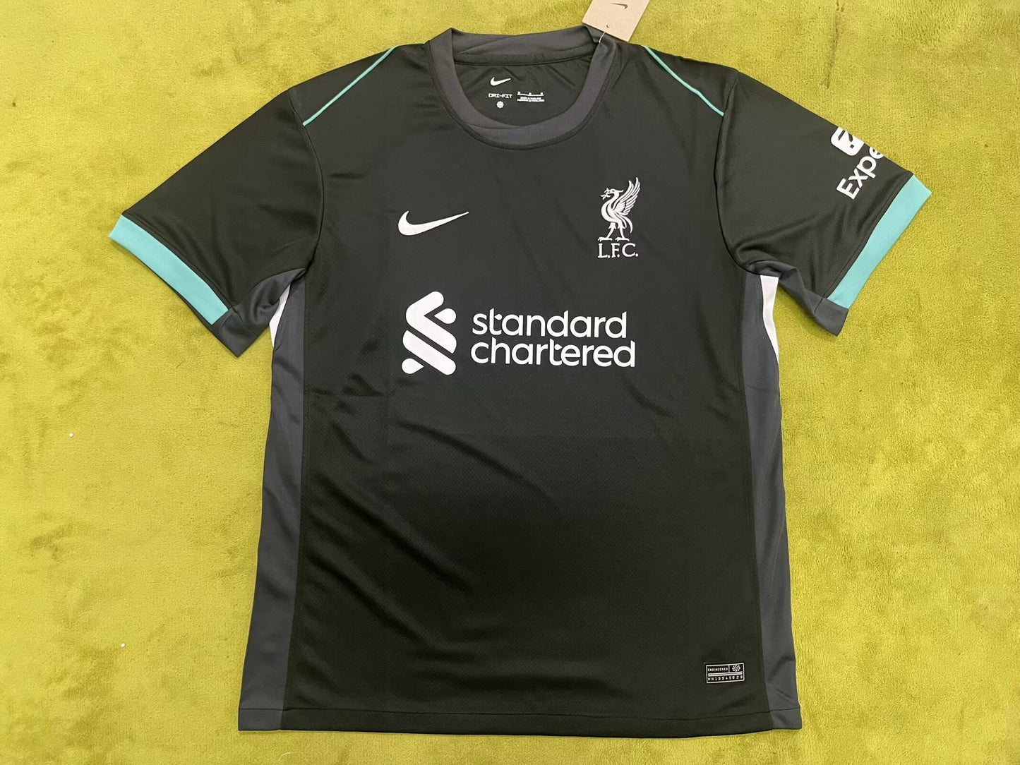 Version supporters 24/25 Liverpool extérieur