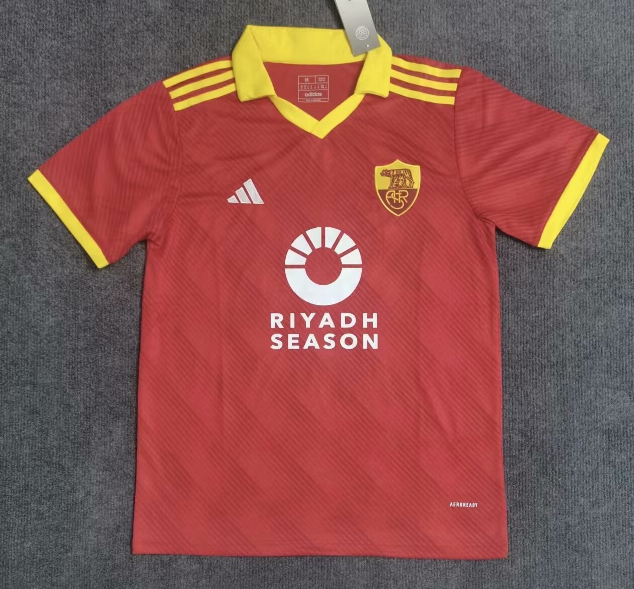 Version supporters 24/25 Roma Quatrième à l'extérieur