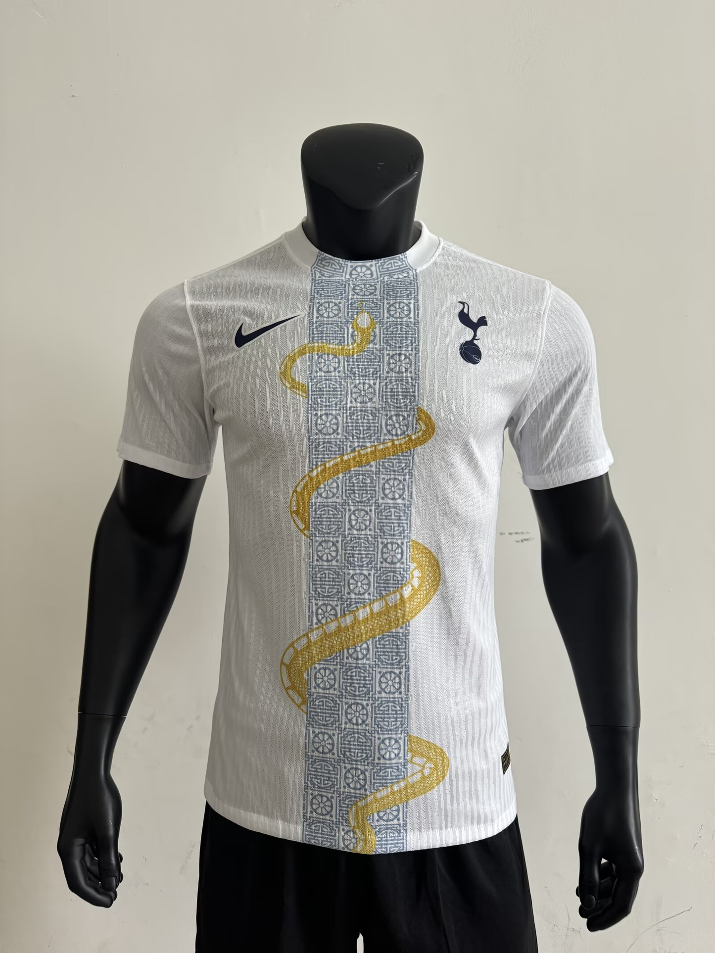 Uniforme d'avant-match version joueur de Tottenham 25/26