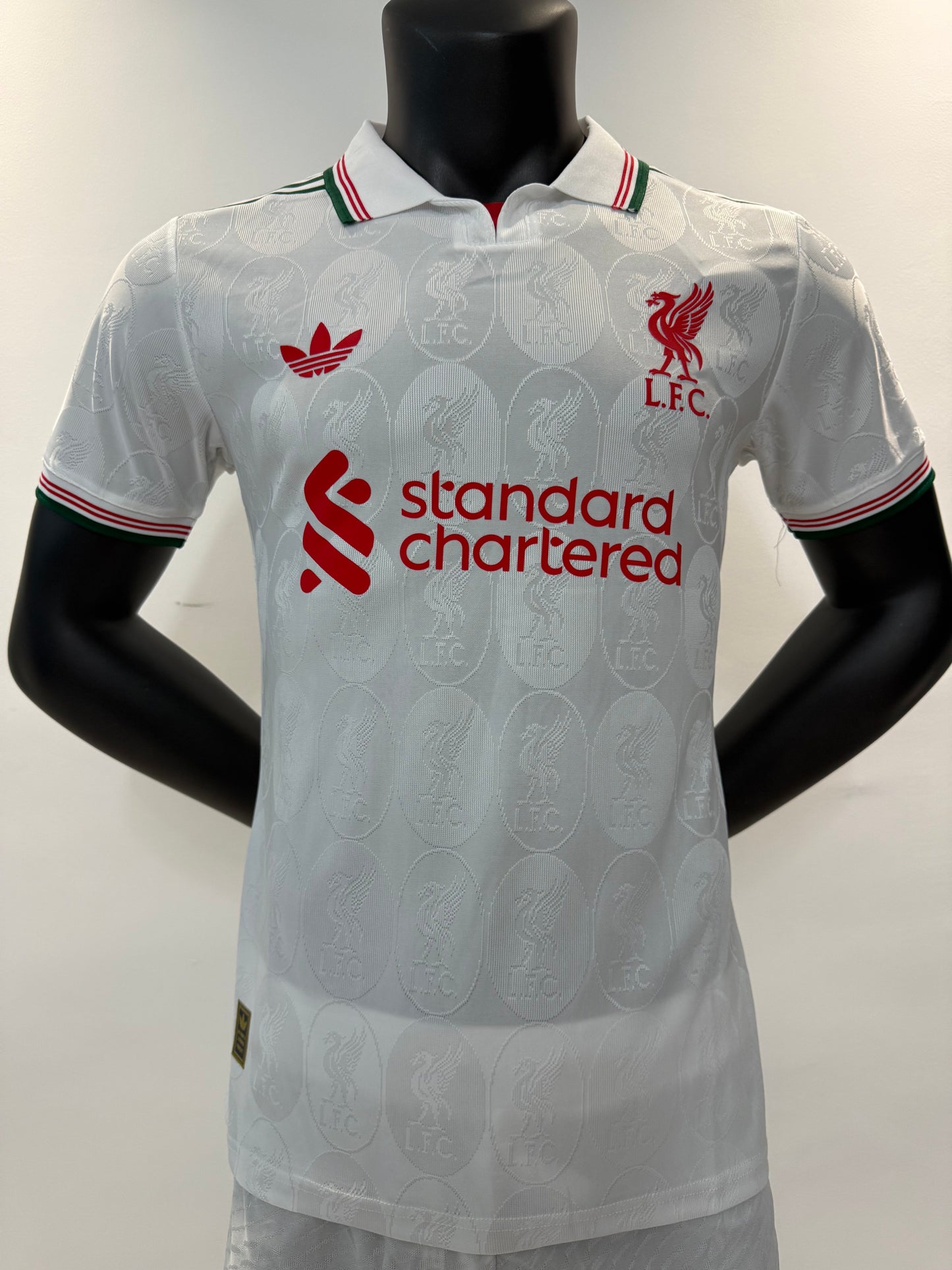 Player Version 25/26 Liverpool White Special Edition