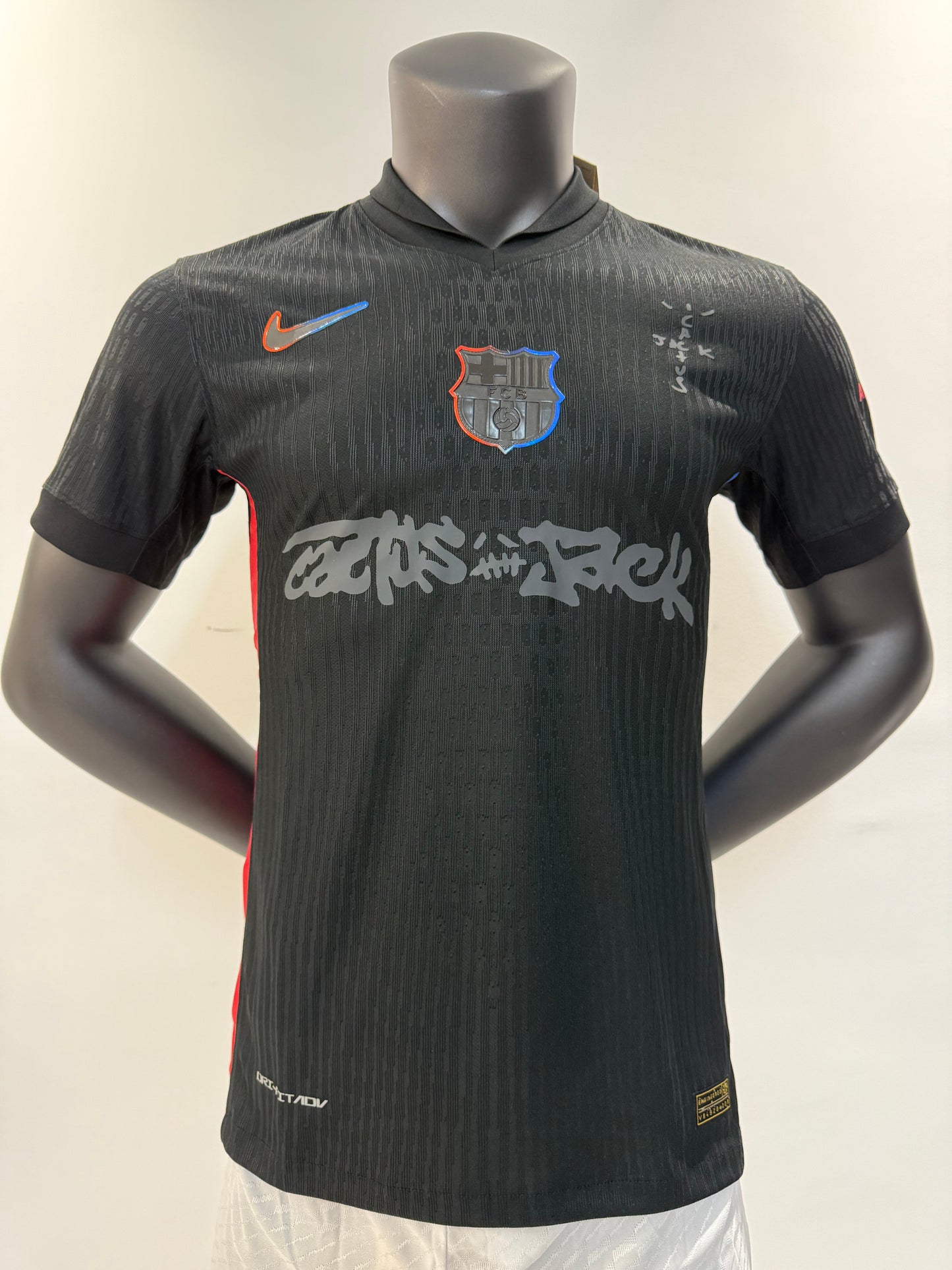 Version Joueur 25/26 Édition Jointe Barcelone et Travis