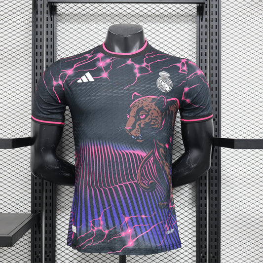 Version Joueur 24/25 Édition Spéciale Real Madrid