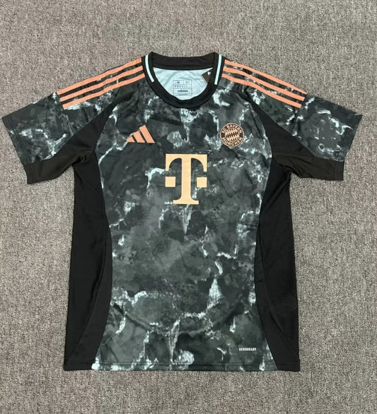 Version supporters 24/25 Bayern Extérieur