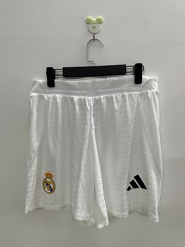Version Joueurs 24/25 Short domicile du Real Madrid