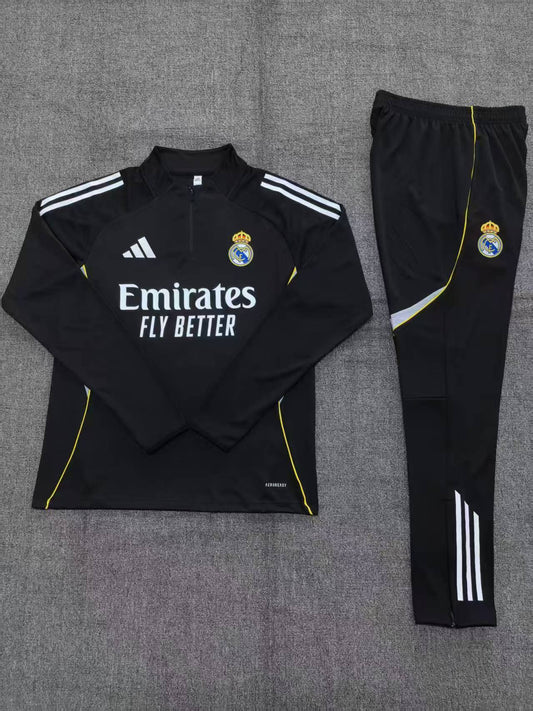 25/26Adult half Real Madrid Black Tracksuit Kits