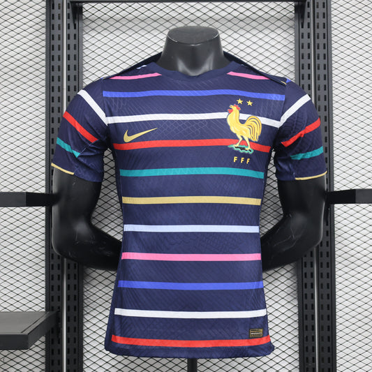 Tenue d'entraînement France 24/25 version joueur