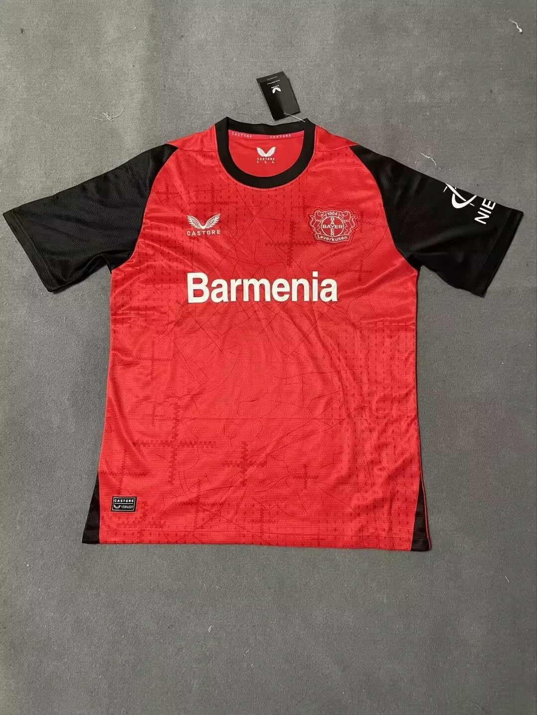 Version supporters 24/25 Leverkusen à domicile