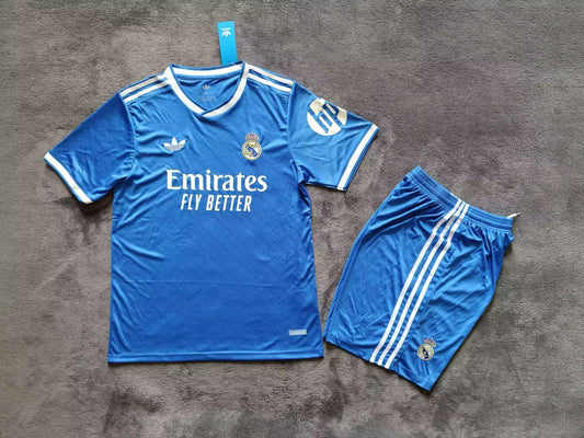 Adults kits 25/26 Real Madrid Second Guest