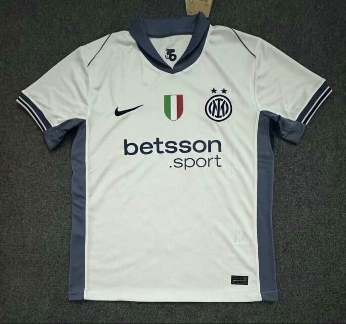 Version supporters 24/25 Inter Milan extérieur