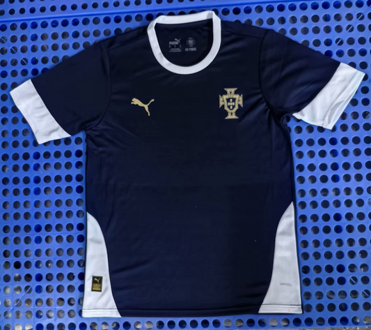 Tenue d'entraînement pré-match Portugal version supporters 25/26 en bleu marine