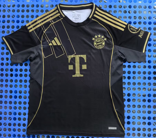 Uniforme d'entraînement noir Bayern Version 25/26 pour les fans