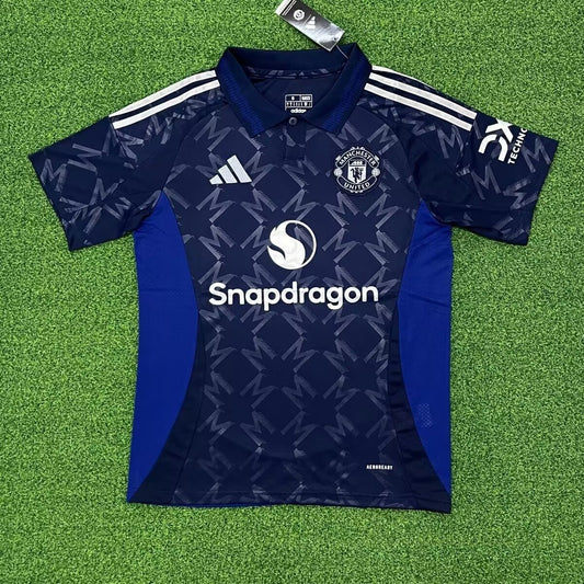 Version supporters 24/25 Manchester United extérieur