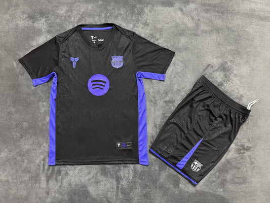 Maillots adultes 25/26 Barcelona Kobe co-brandés édition en noir