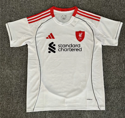 Version supporters 25/26 Liverpool extérieur